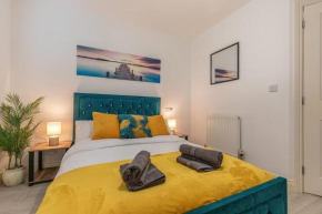 Winchester City Centre Flat Sleeps 6 Free Parking